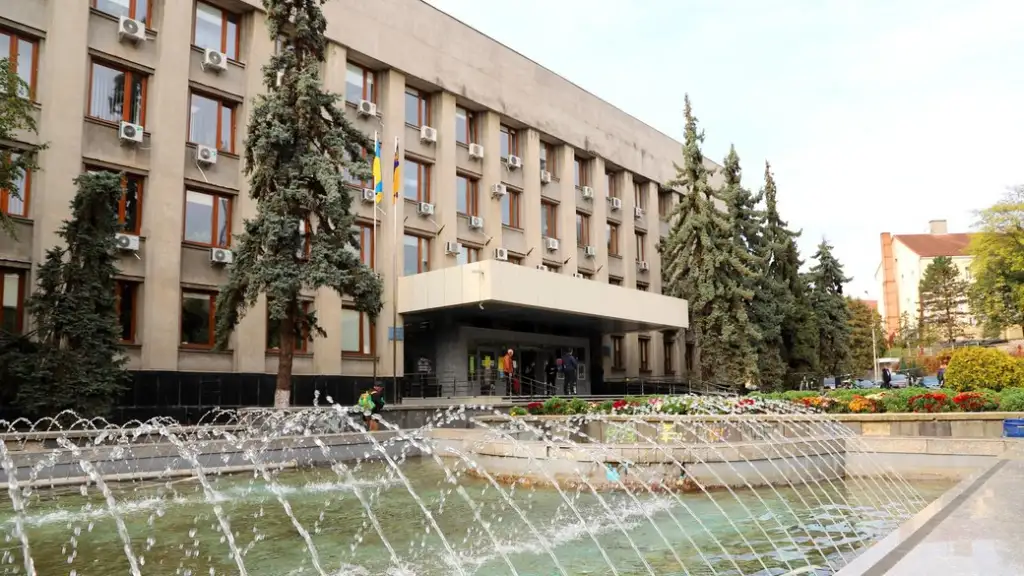 На Закарпатті посадовця Ужгородської міськради та підприємця підозрюють у збитках на понад 1,7 млн грн