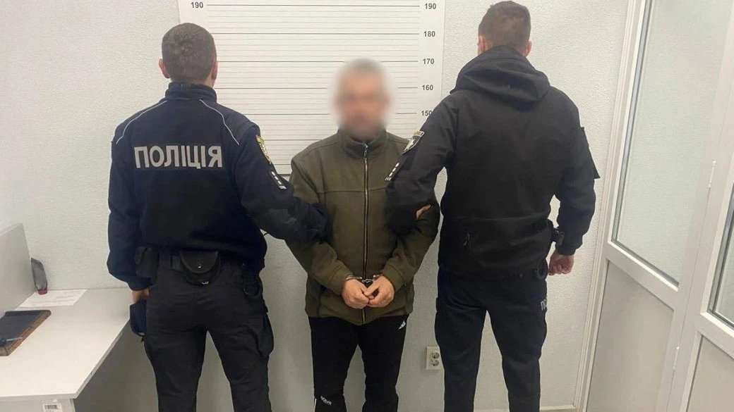На Закарпатті чоловік смертельно побив батька табуретом: поліція затримала підозрюваного