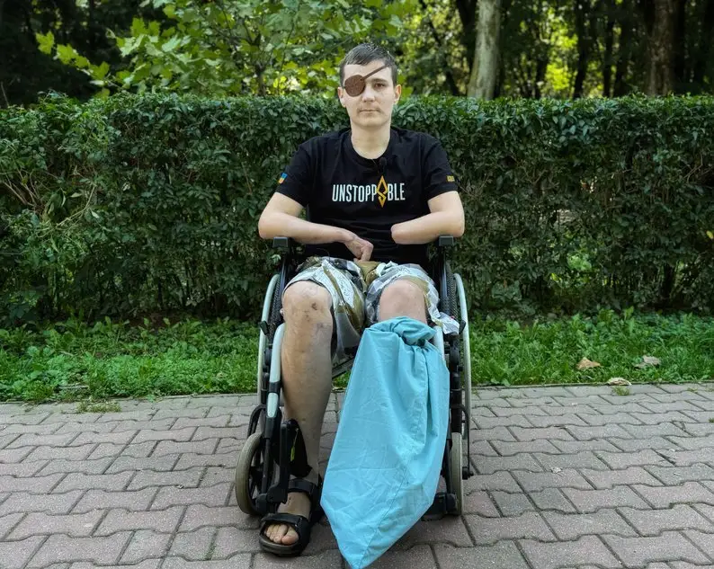 «Коли зір повертається вдруге, дивишся на світ інакше»: історія бійця «Ахіллеса» Михайла Філоненка, який пережив важке поранення і написав понад 20 книжок