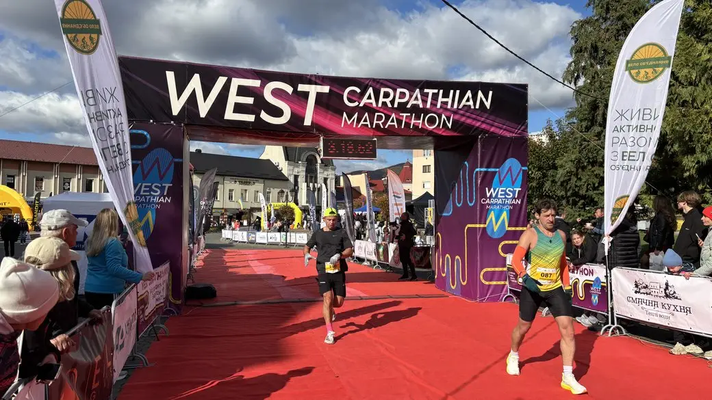 У Хусті відбувся благодійний West Carpathian Marathon: спортсмени зібрали 3 мільйони гривень для ЗСУ