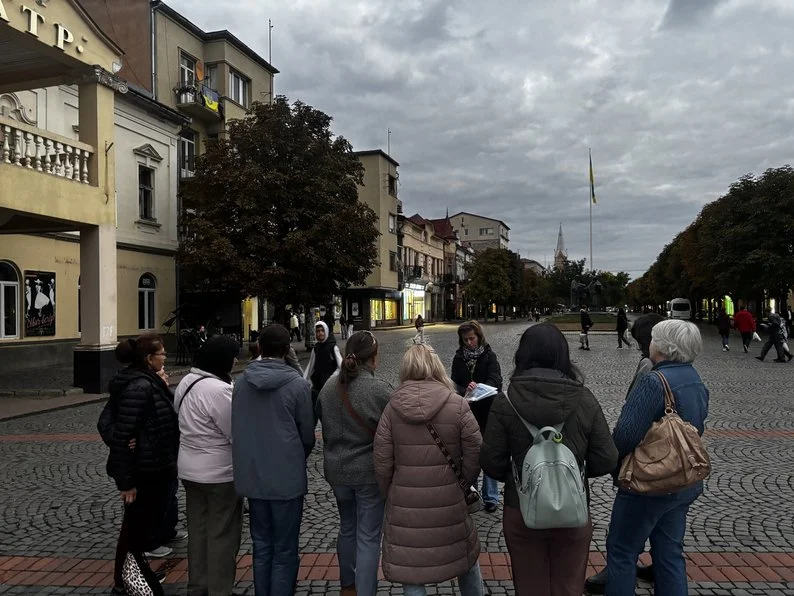 У Мукачеві проводять благодійні екскурсії, щоб підтримати українських захисників