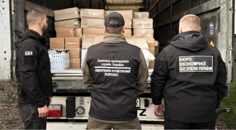 На Закарпатті виявили підпільне виробництво алкоголю та тютюну на понад два мільйони гривень На Закарпатті виявили підпільне виробництво алкоголю та тютюну на понад два мільйони гривень