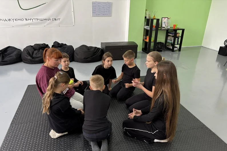 Переселенка з Херсонщини відкрила у Хусті театральну студію «Творча лабораторія»