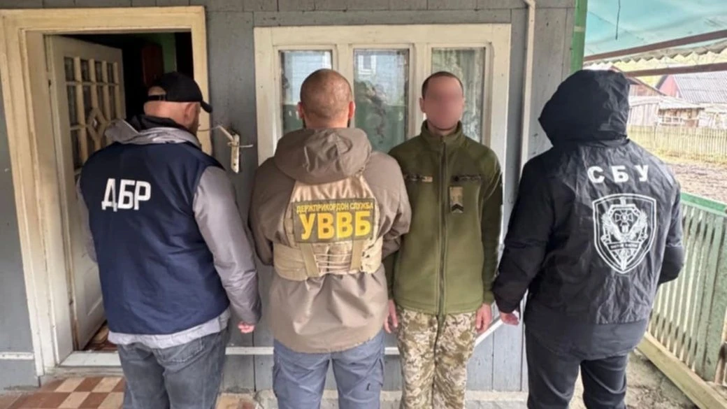 На Закарпатті викрили військовослужбовця, який за 2000 доларів переправляв ухилянта до Румунії