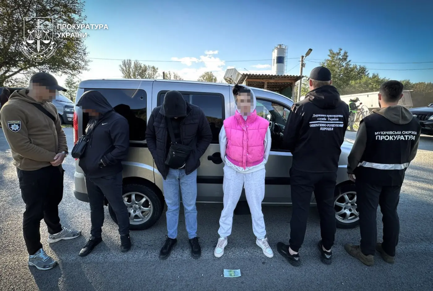 За тиждень на Закарпатті зупинили 11 нових схем втечі за кордон: підозри вручено 14 особам За тиждень на Закарпатті зупинили 11 нових схем втечі за кордон: підозри вручено 14 особам