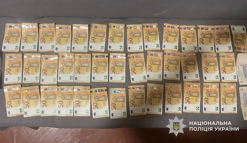 На Закарпатті викрили схему незаконного переправлення: четверо ухильників їхали в опломбованому кузові На Закарпатті викрили схему незаконного переправлення: четверо ухильників їхали в опломбованому кузові