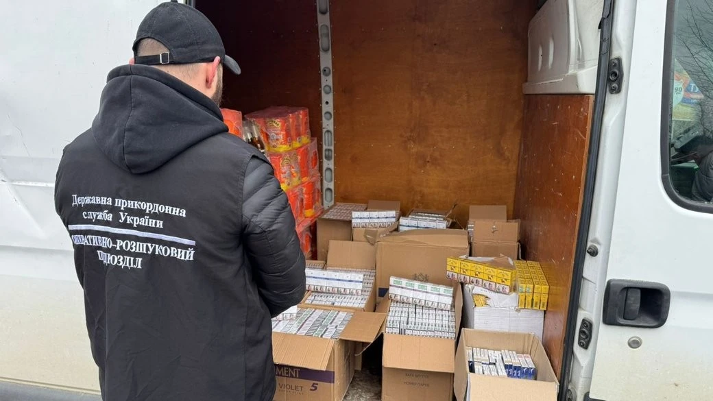 Закарпатські прикордонники зірвали спробу перевезення контрафактних цигарок