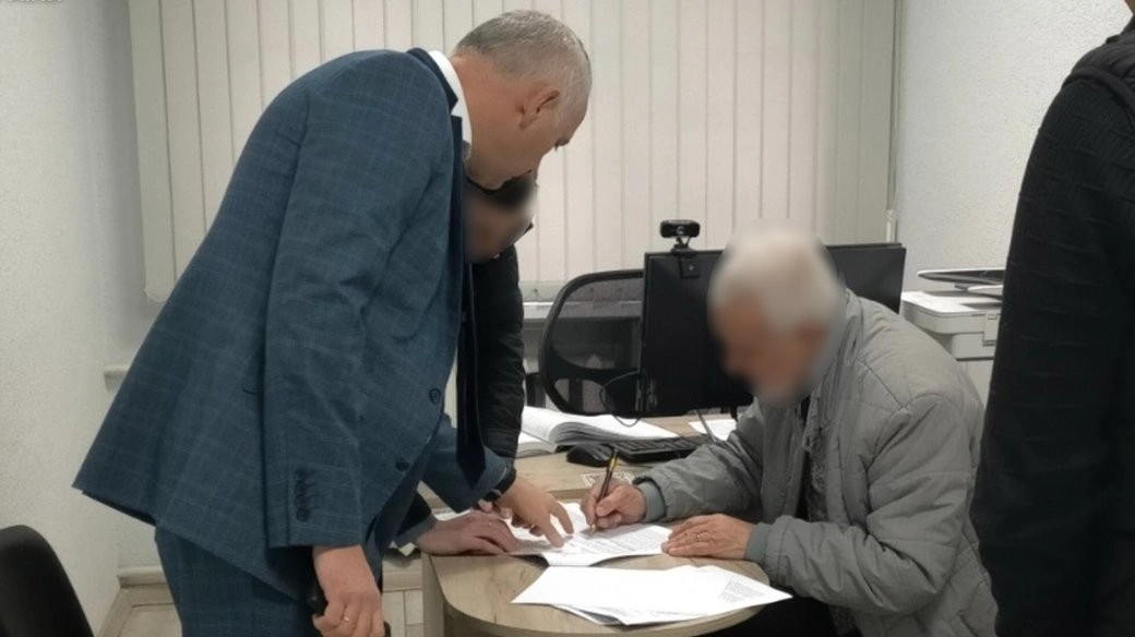 Асфальт не там і майже пів мільйона збитків: у Перечині підозрюють інженера технагляду