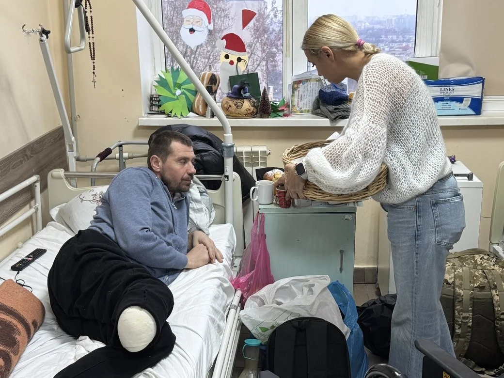 В Ужгородській лікарні військових привітали кутею та святковим теплом
