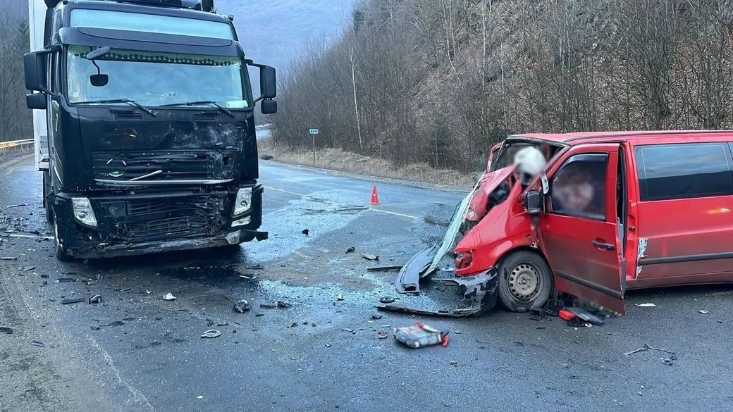 Трагічна ДТП на Абранському перевалі: загибель пасажира та двоє травмованих