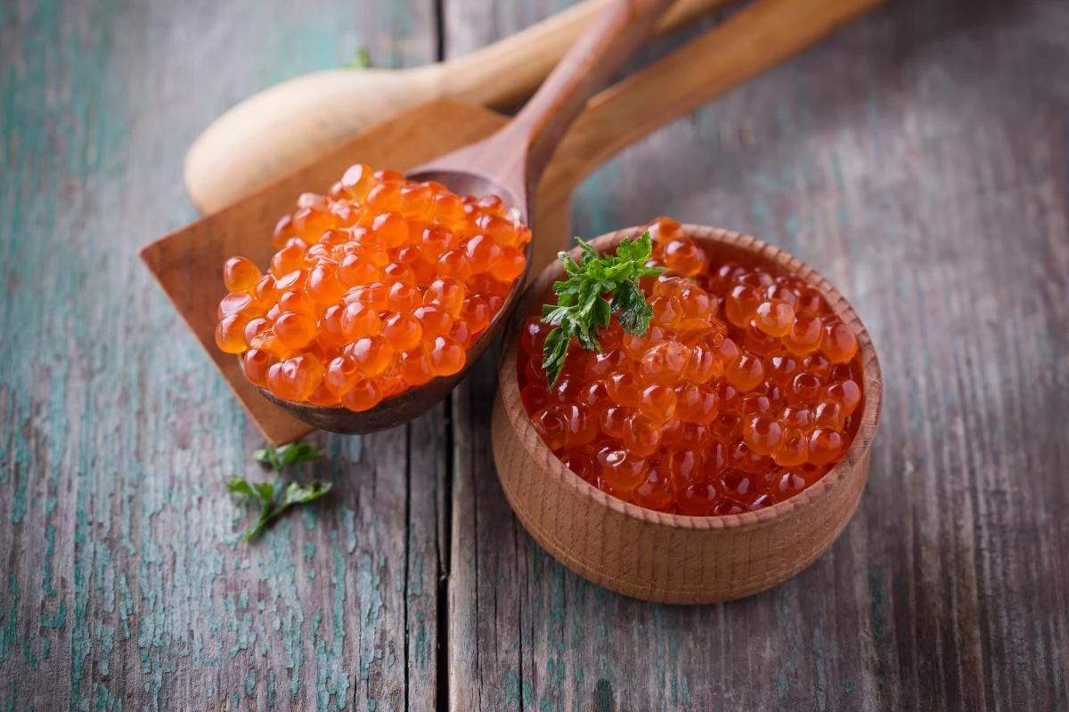 Як відрізнити справжню червону ікру від підробки: поради експертки