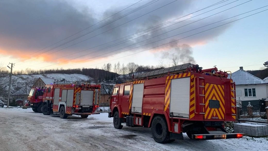 Магістральний газопровід у Мукачівському районі загорівся, але загрози для населення немає