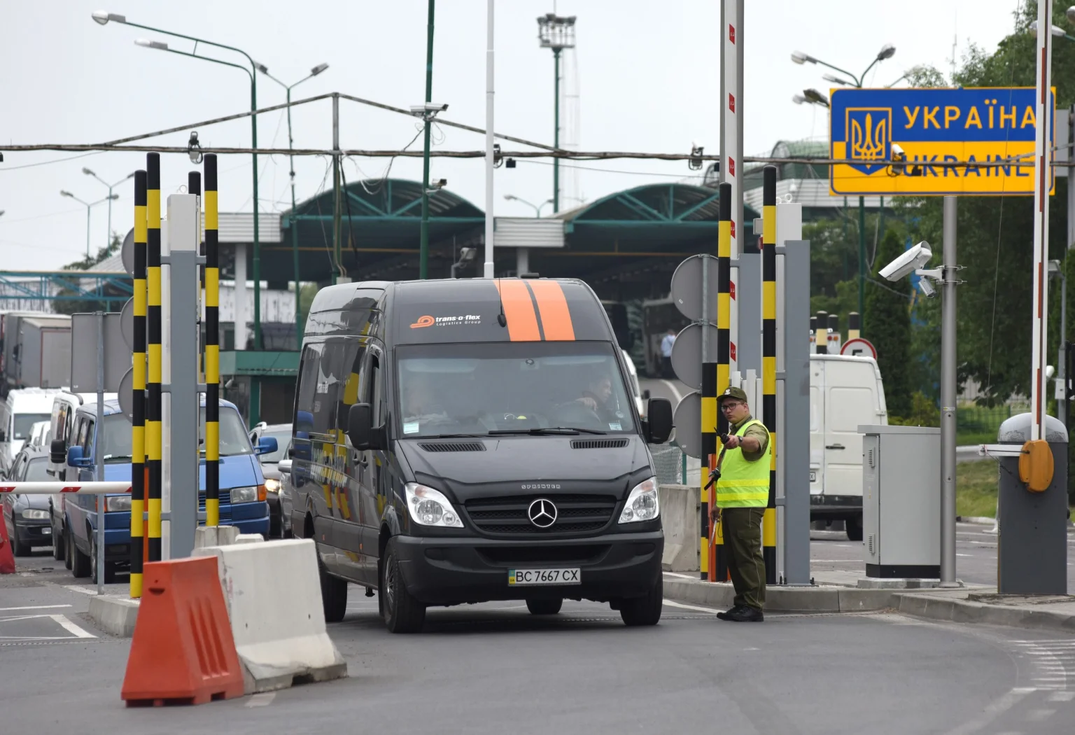 Закарпатська митниця передала для фронту майно на 19 мільйонів гривень у 2025 році