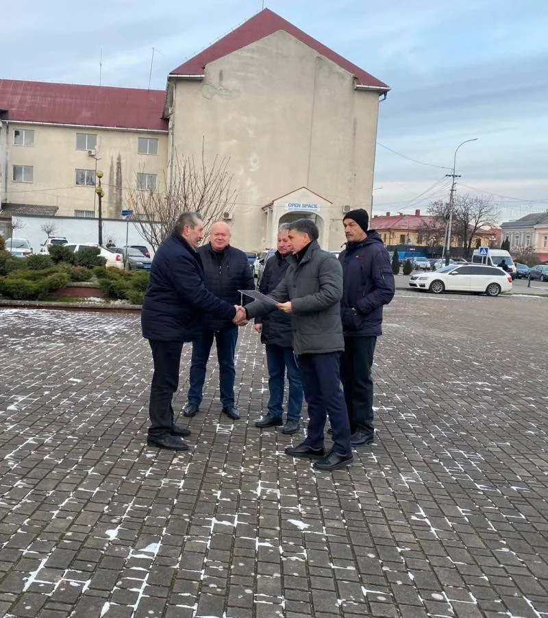 Комфортний шлях до знань: школа Нересницької громади отримала новий автобус