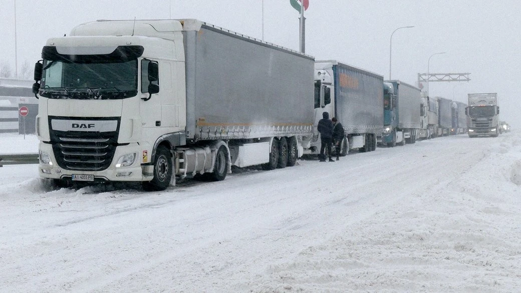 Ужгород обмежує рух вантажівок: понад 24 тонни не пропускатимуть