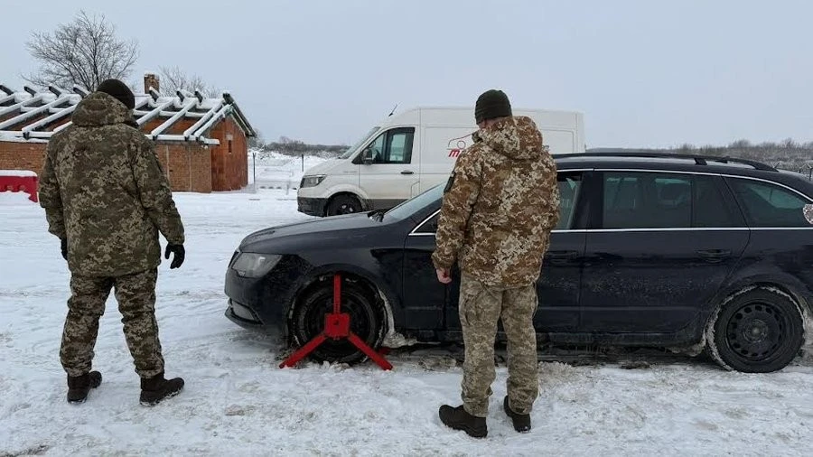 Закарпатські прикордонники затримали викрадену “Шкоду” на кордоні з Угорщиною