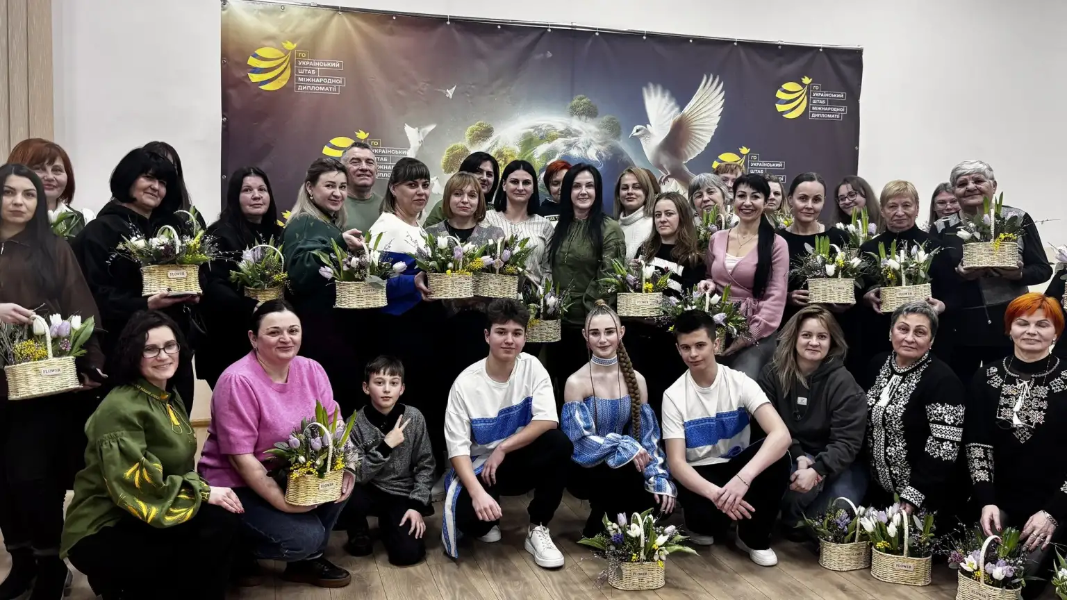Квіти як простір для зцілення: у Мукачеві відбулася квітотерапія для родин військових