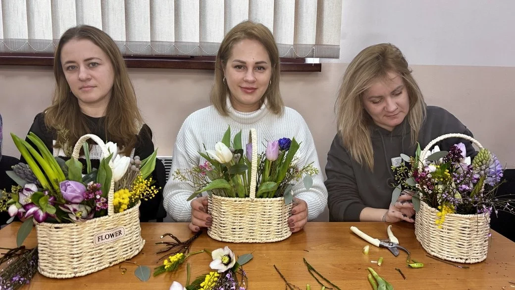 Квіти як простір для зцілення: у Мукачеві відбулася квітотерапія для родин військових