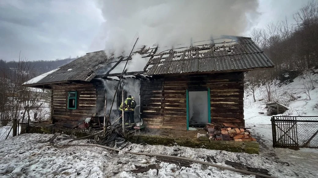 Трагедія на Закарпатті: у Чорноголові під час пожежі загинув чоловік