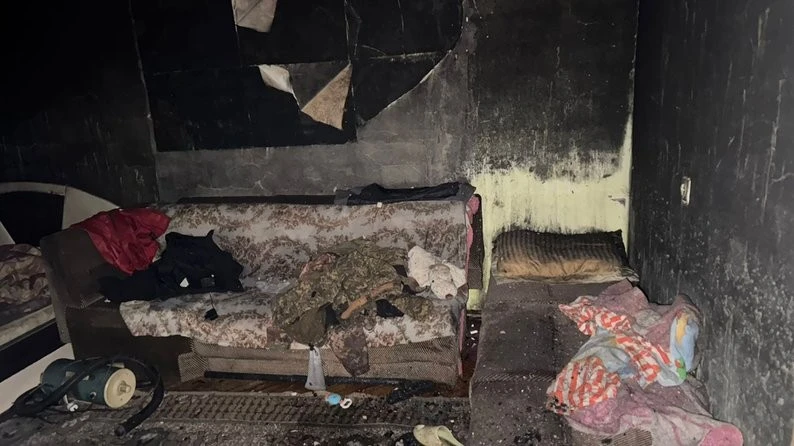 Нічна пожежа у багатоповерхівці на Закарпатті: рятувальники витягнули чоловіка з задимленої квартири