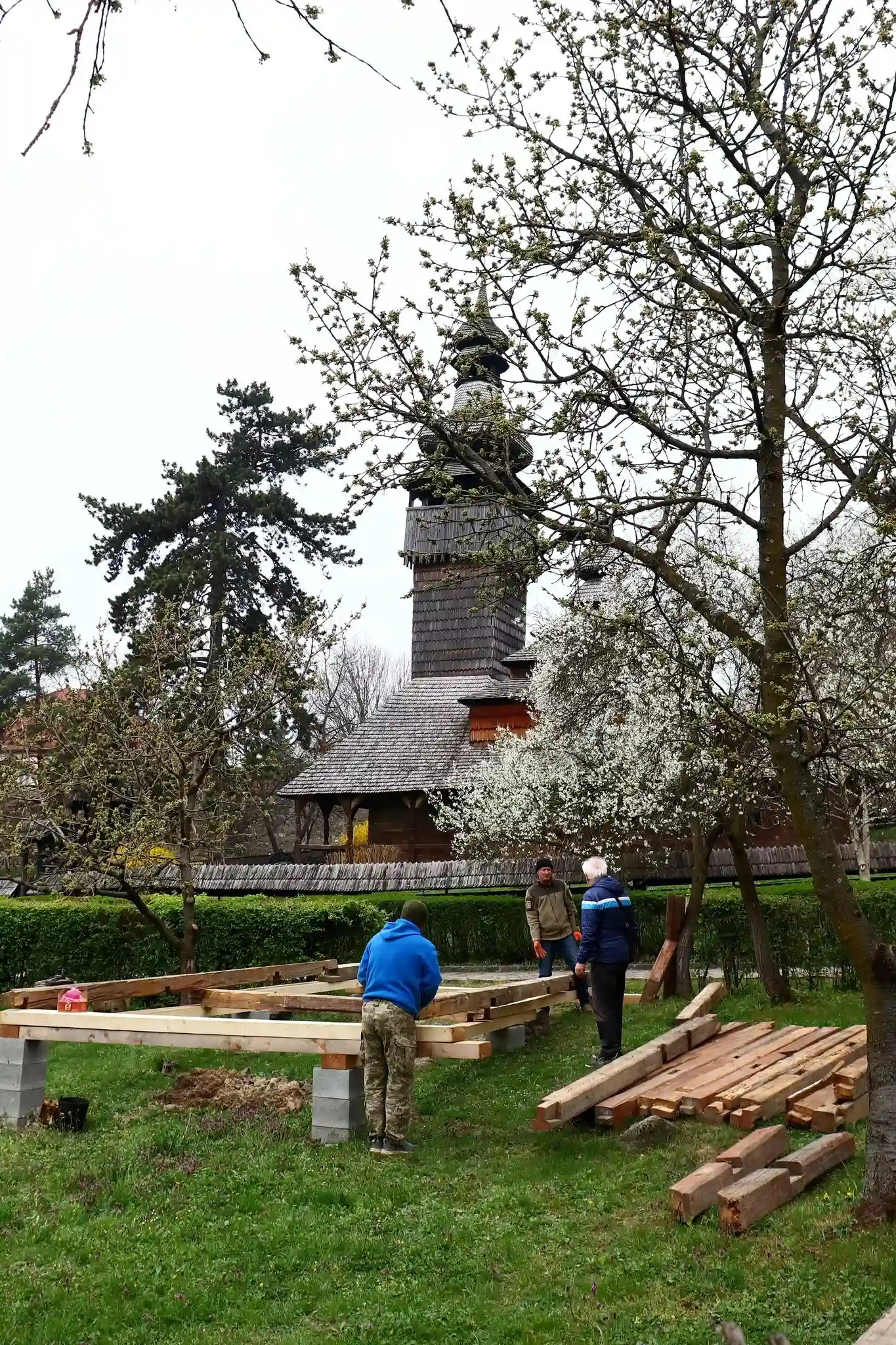 В Ужгородському скансені повертають до життя унікальну дерев’яну каплицю закарпатських німців