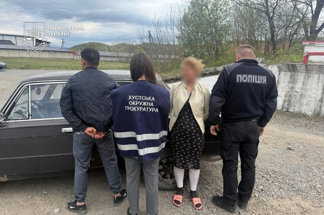 Торгівля дітьми на Закарпатті: матір віддала сина та доньку в «оренду» для жебракування