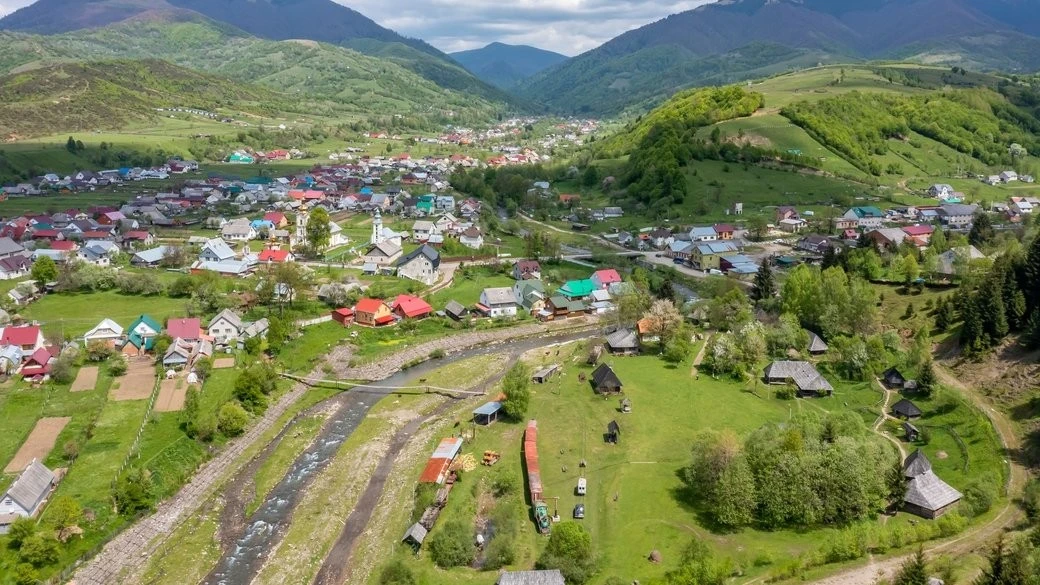 Мільйонні прибутки від мандрівників: туристичний збір Закарпаття стрімко зріс у 2026 році