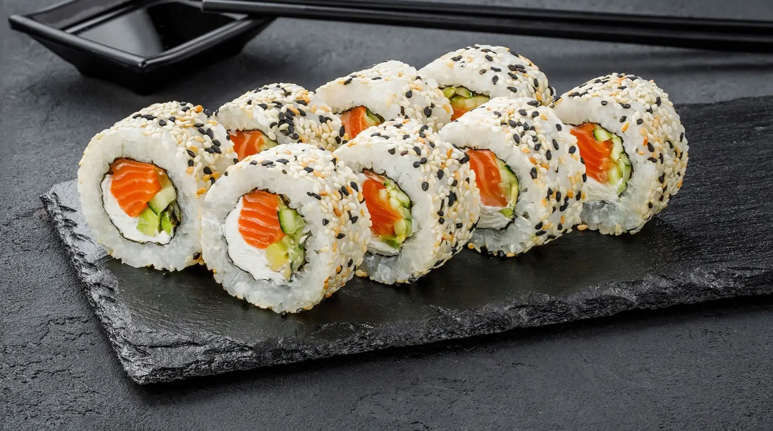 Найпопулярніші страви в Sushi Master: що найчастіше обирають гості