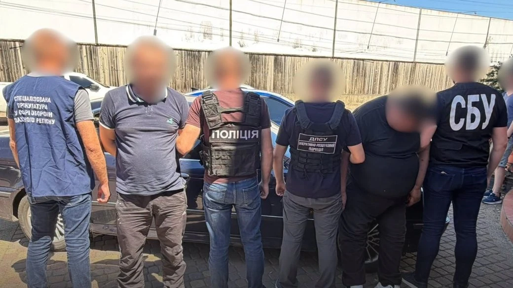 Трансфер за 17 тисяч доларів: в Ужгороді на гарячому піймали організаторів незаконного перетину держкордону